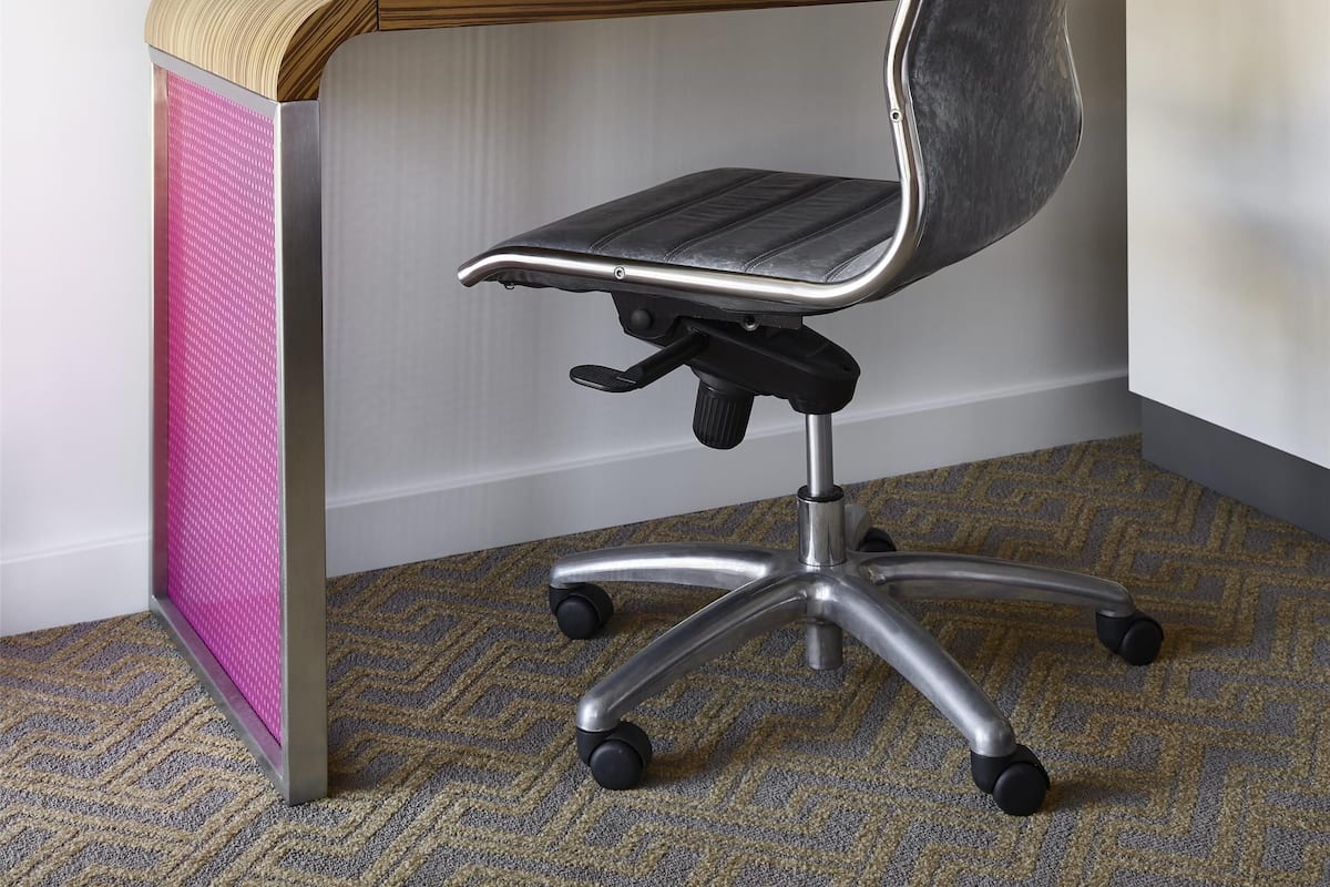 Allergikerbettwaren, Tempur-Pedic-Betten, Zimmersafe, Schreibtisch