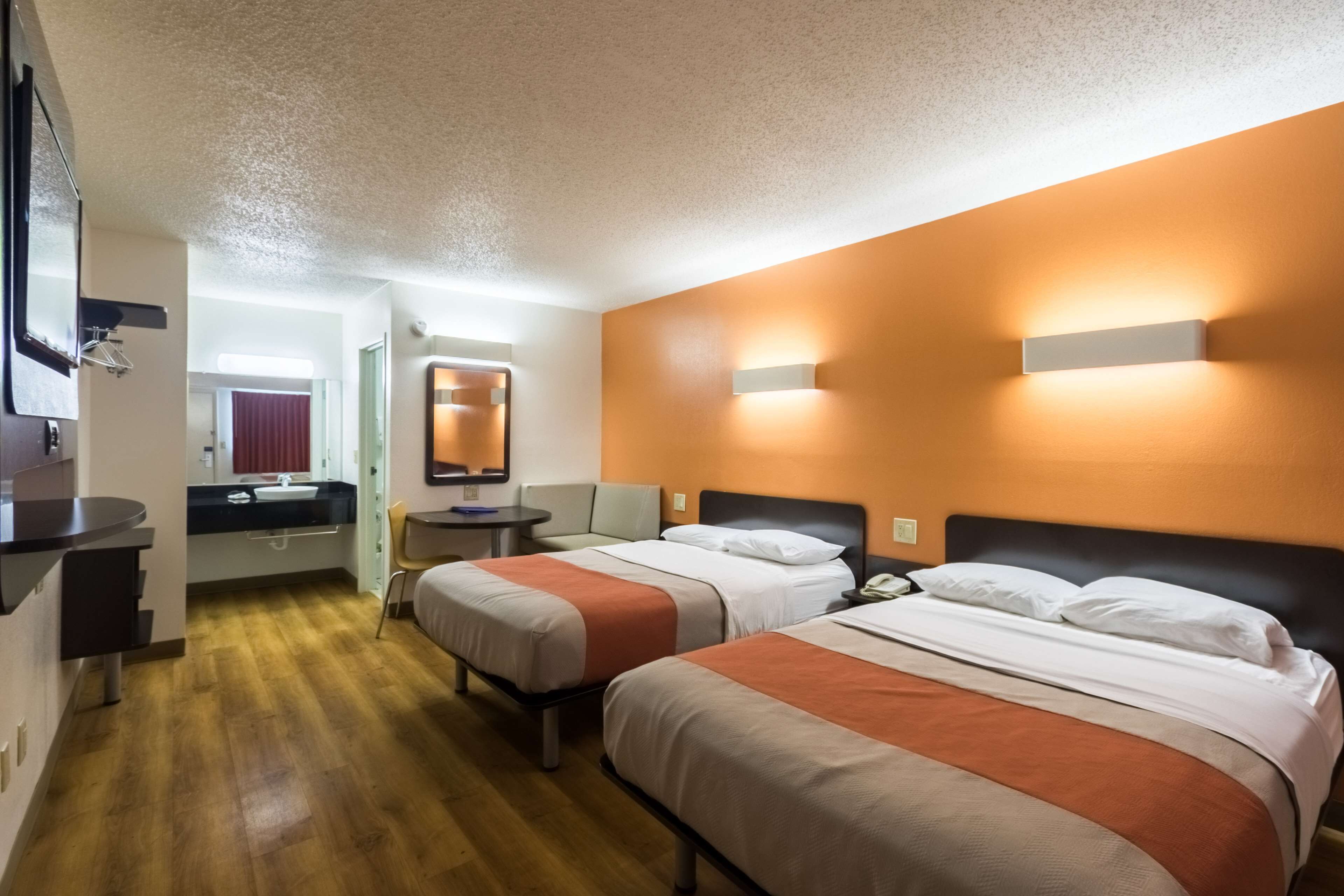 Wifi gratis y ropa de cama 