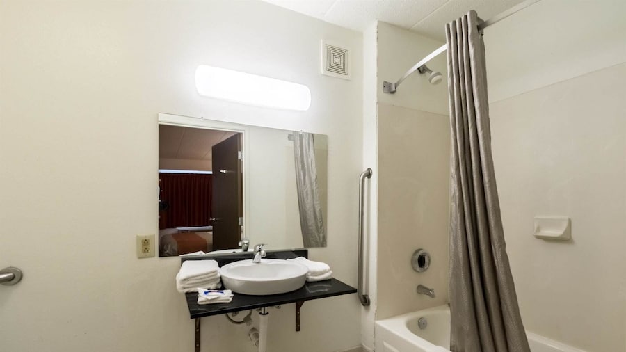 Motel 6 Crawfordsville, IN