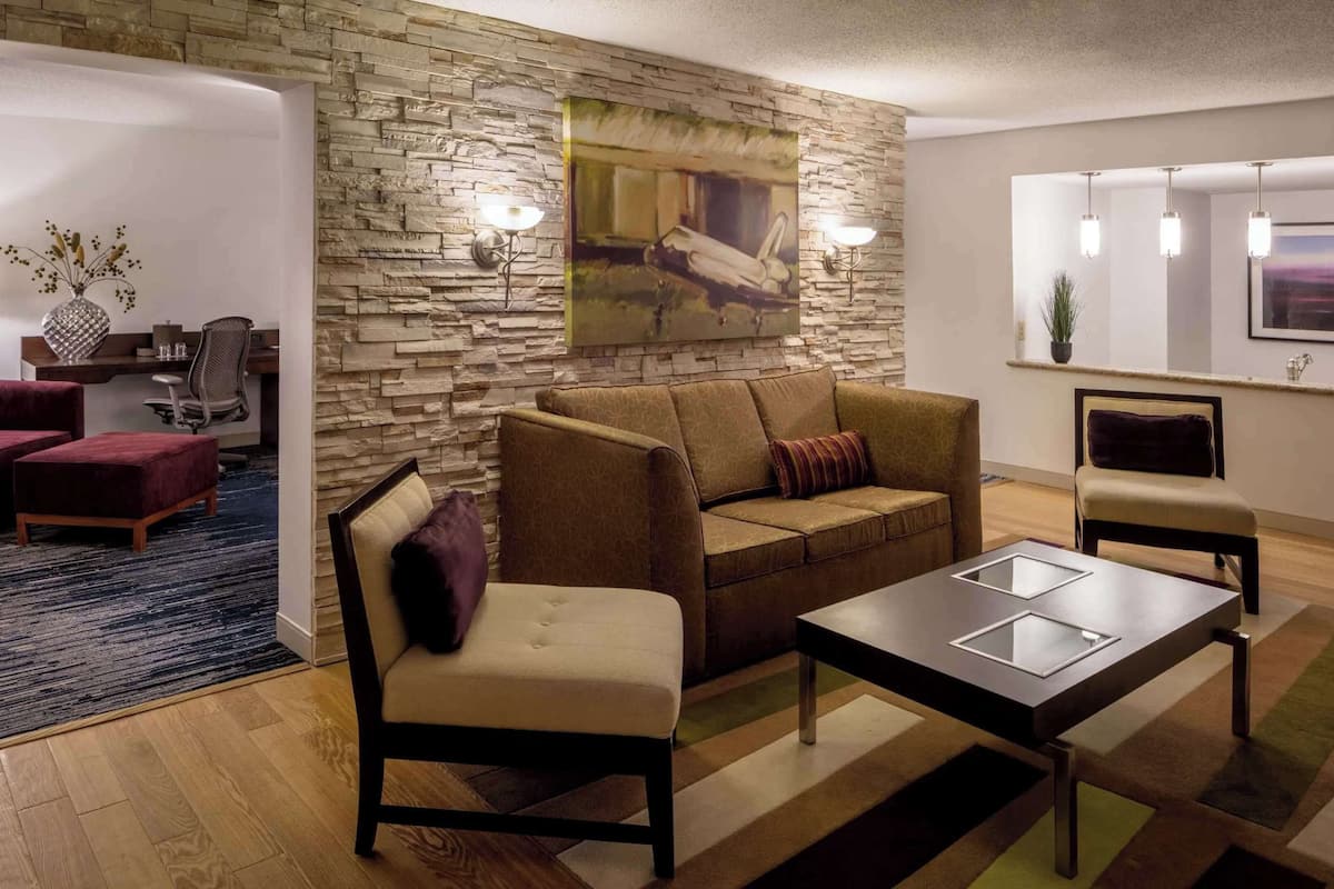 Junior Suite, 1 King Bed, Non Smoking | Egyptian cotton sheets, premium bedding, pillowtop beds, in-room safe