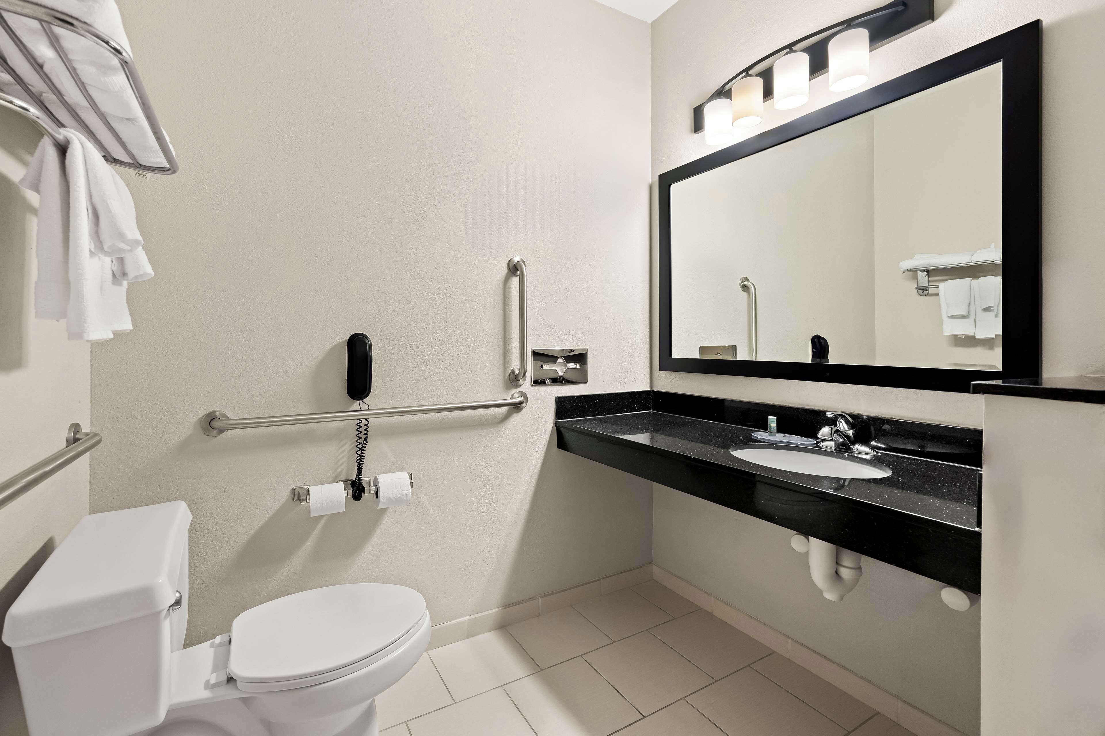 combined shower/bathtub, free toiletries, hair dryer, towels