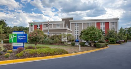 Holiday Inn Express Washington DC East - Andrews AFB by IHG