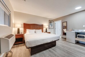 Kamar, 1 Tempat Tidur Queen, akses difabel, Bebas Asap Rokok | Setrika/meja setrika, Wi-Fi gratis, seprai linen, dan jam alarm