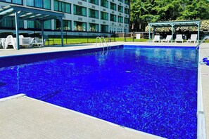 Piscine extérieure (ouverte en saison)