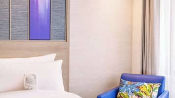 Peralatan tempat tidur premium, peti besi dalam bilik