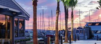 DoubleTree by Hilton Hotel Berkeley Marina