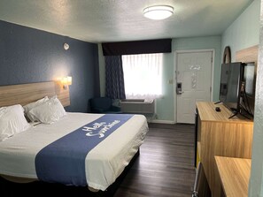 Desk, iron/ironing board, free WiFi, bed sheets - Days Inn by Wyndham Pratt (Pratt)