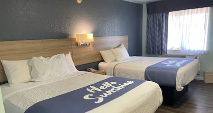 Days Inn by Wyndham Pratt
