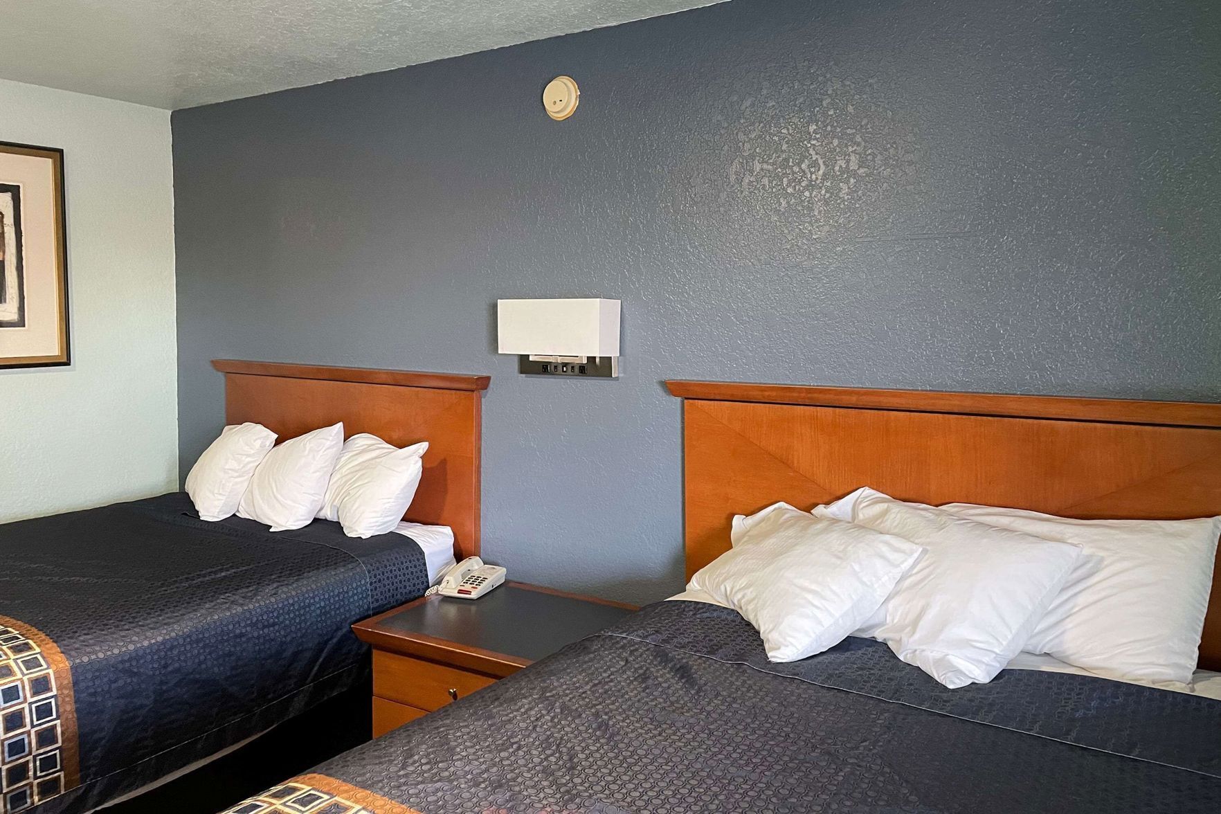 Desk, iron/ironing board, free WiFi, bed sheets