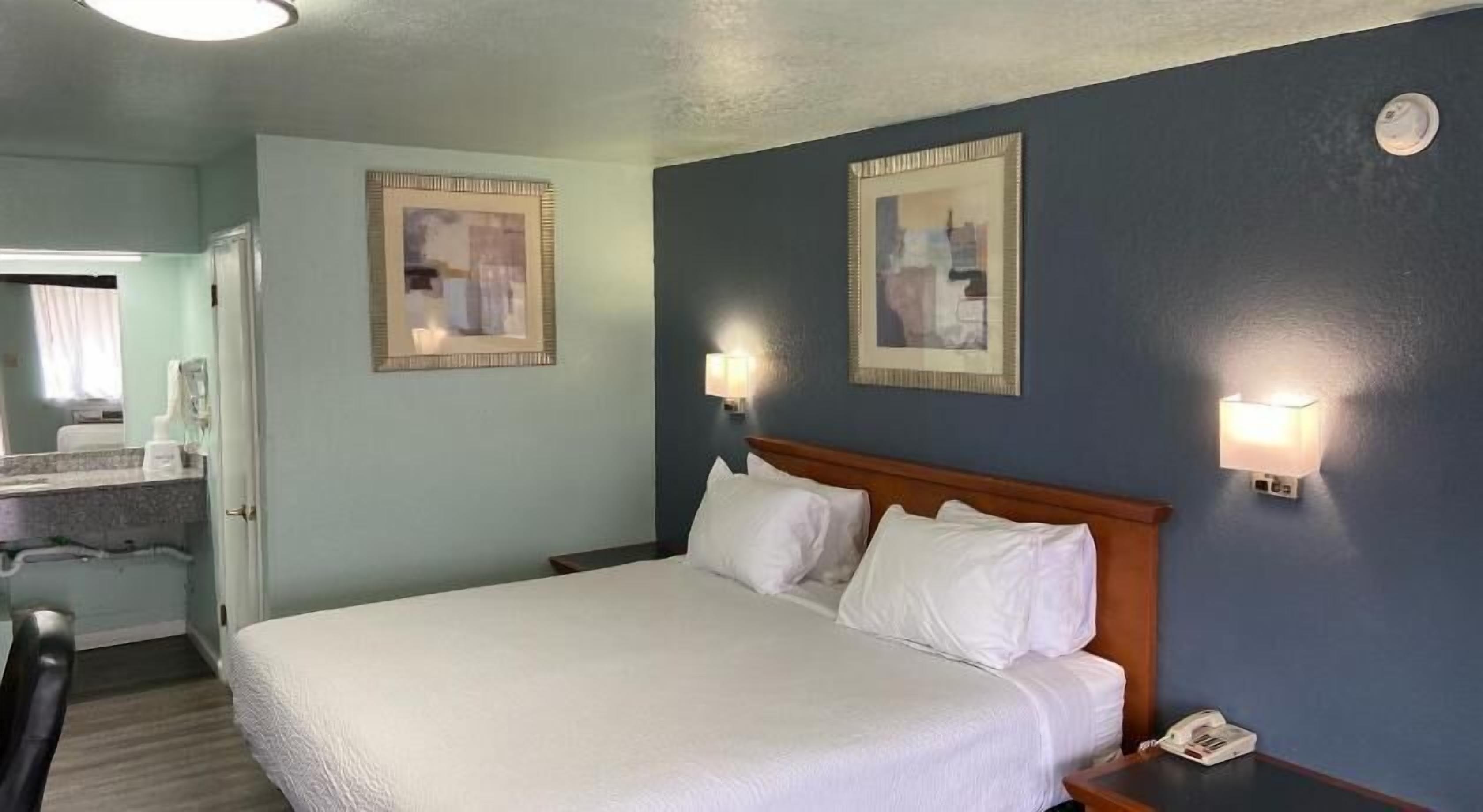 Desk, iron/ironing board, free WiFi, bed sheets