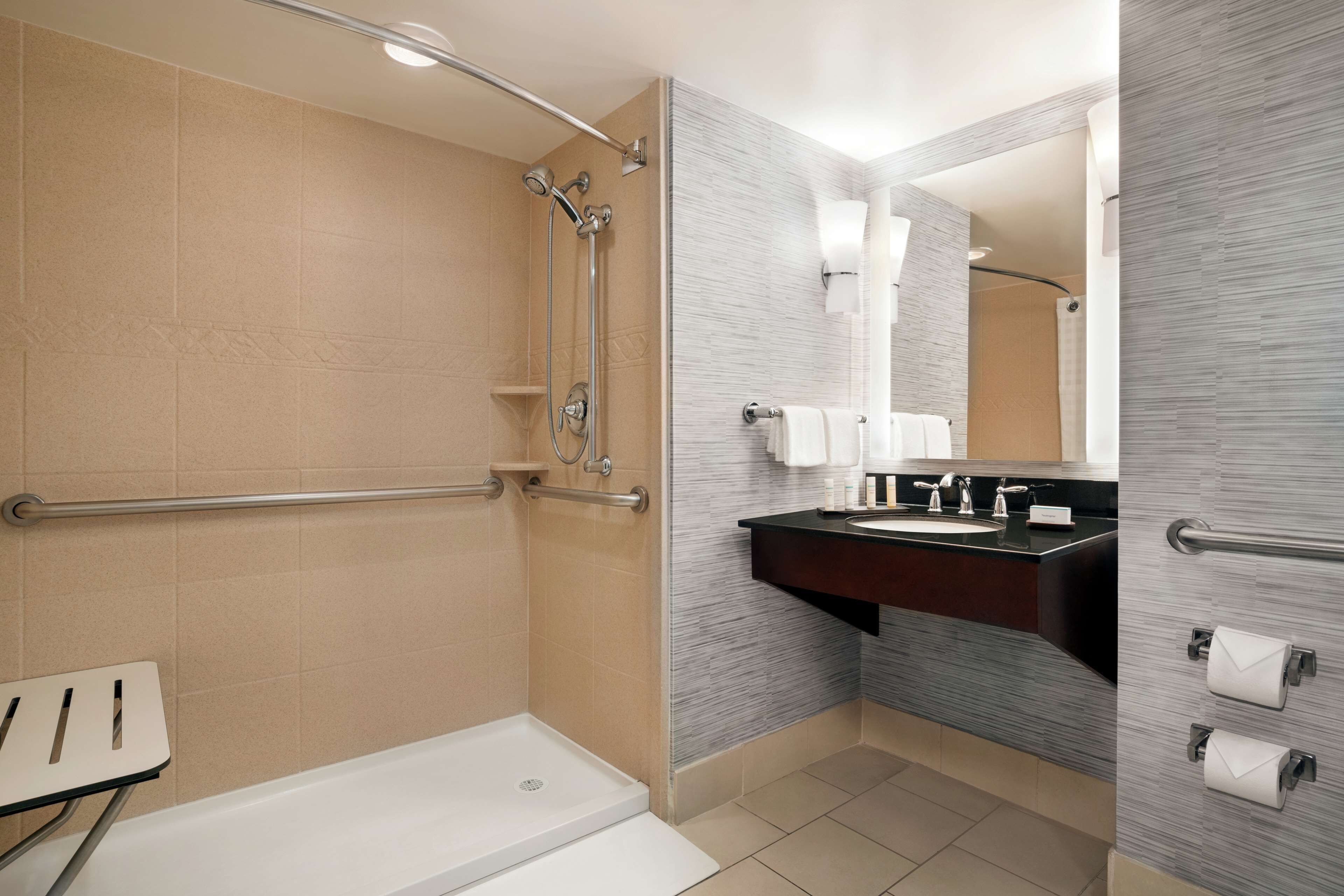 suite, accessible | bathroom | free toiletries, hair dryer, towels