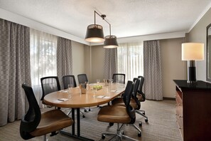 Suite, 1 King Bed, Non Smoking