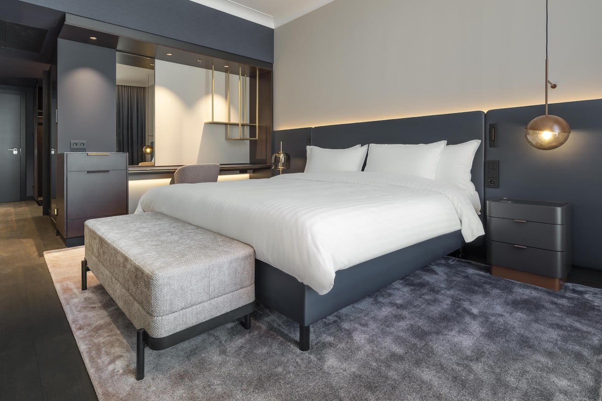 1 bedroom, Egyptian cotton sheets, premium bedding, minibar