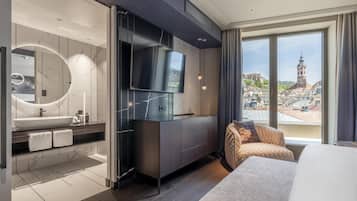 Habitación Deluxe (Grand) | Sábanas de algodón egipcio, ropa de cama de alta calidad y minibar