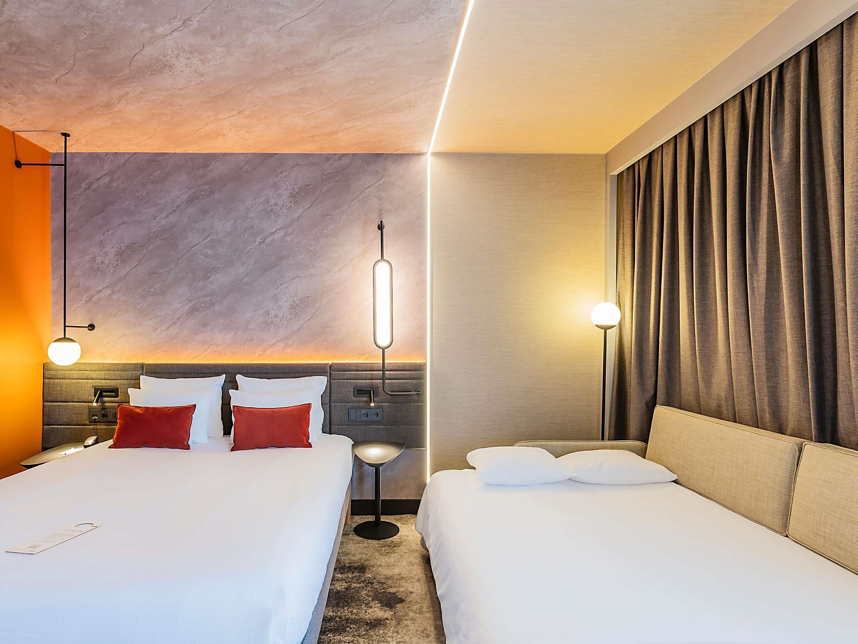 hypo-allergenic bedding, minibar, in-room safe, desk