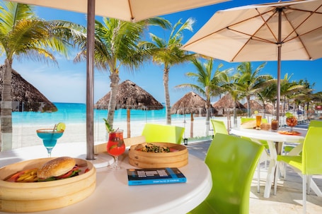 4 restaurants, breakfast, lunch, dinner served; Mexican cuisine