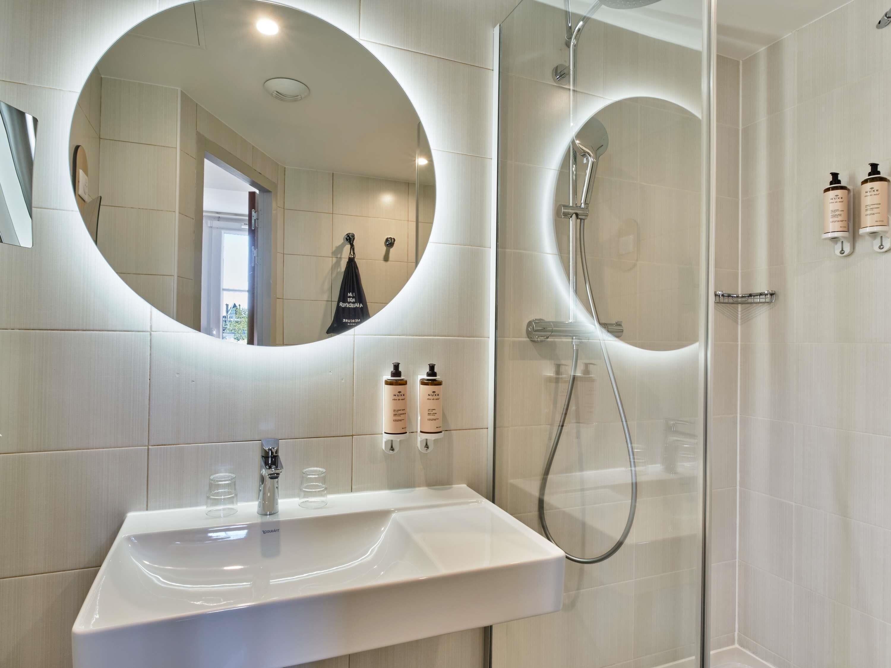 premium room, 1 double bed (privilege) | premium bedding, minibar, in-room safe, desk