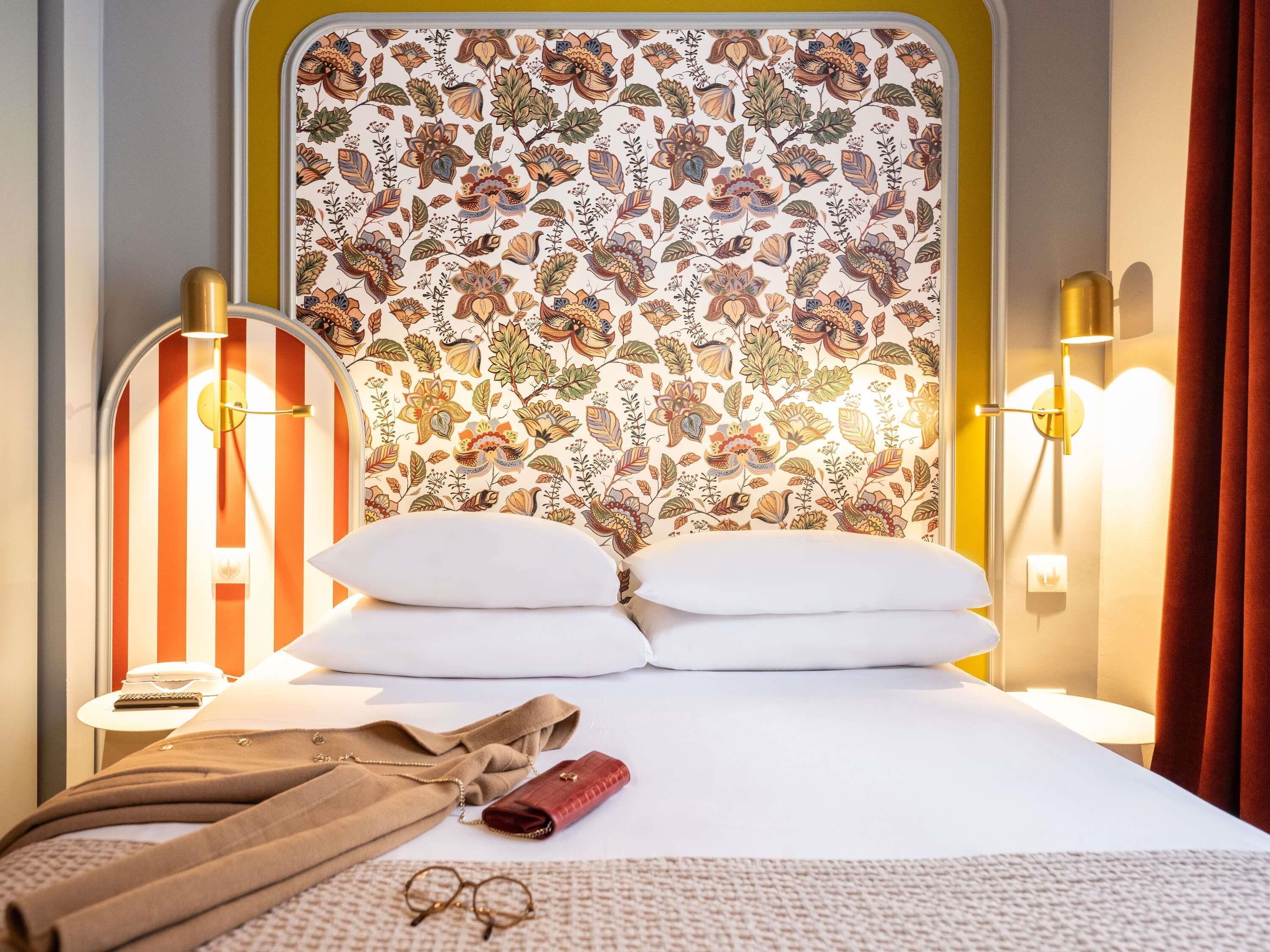 Classic Room, 1 Double Bed | Premium bedding, minibar, in-room safe, desk