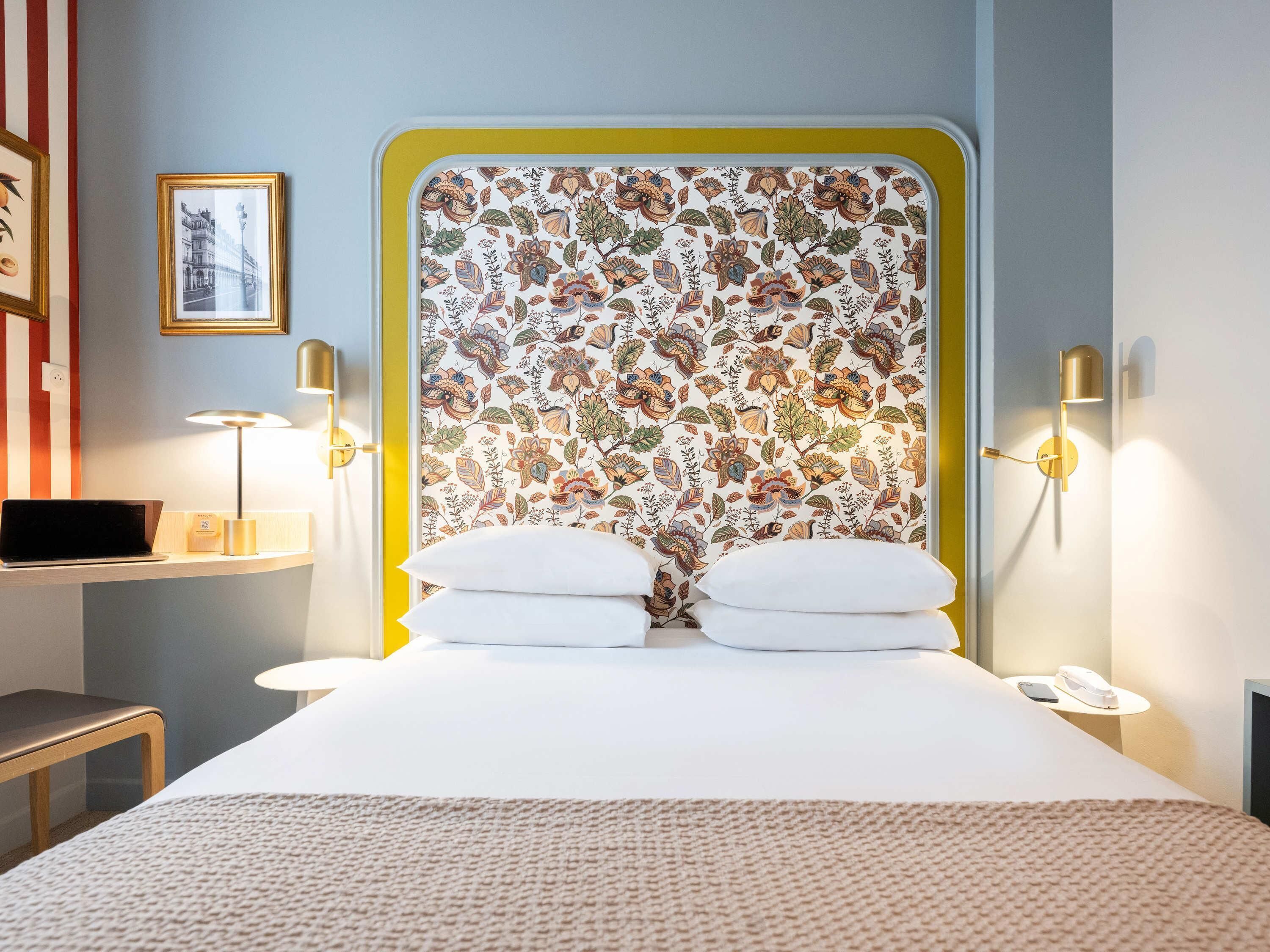 classic room, 1 double bed | premium bedding, minibar, in-room safe, desk