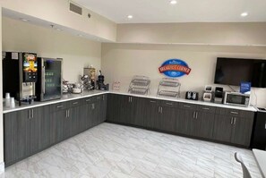 Free continental breakfast 