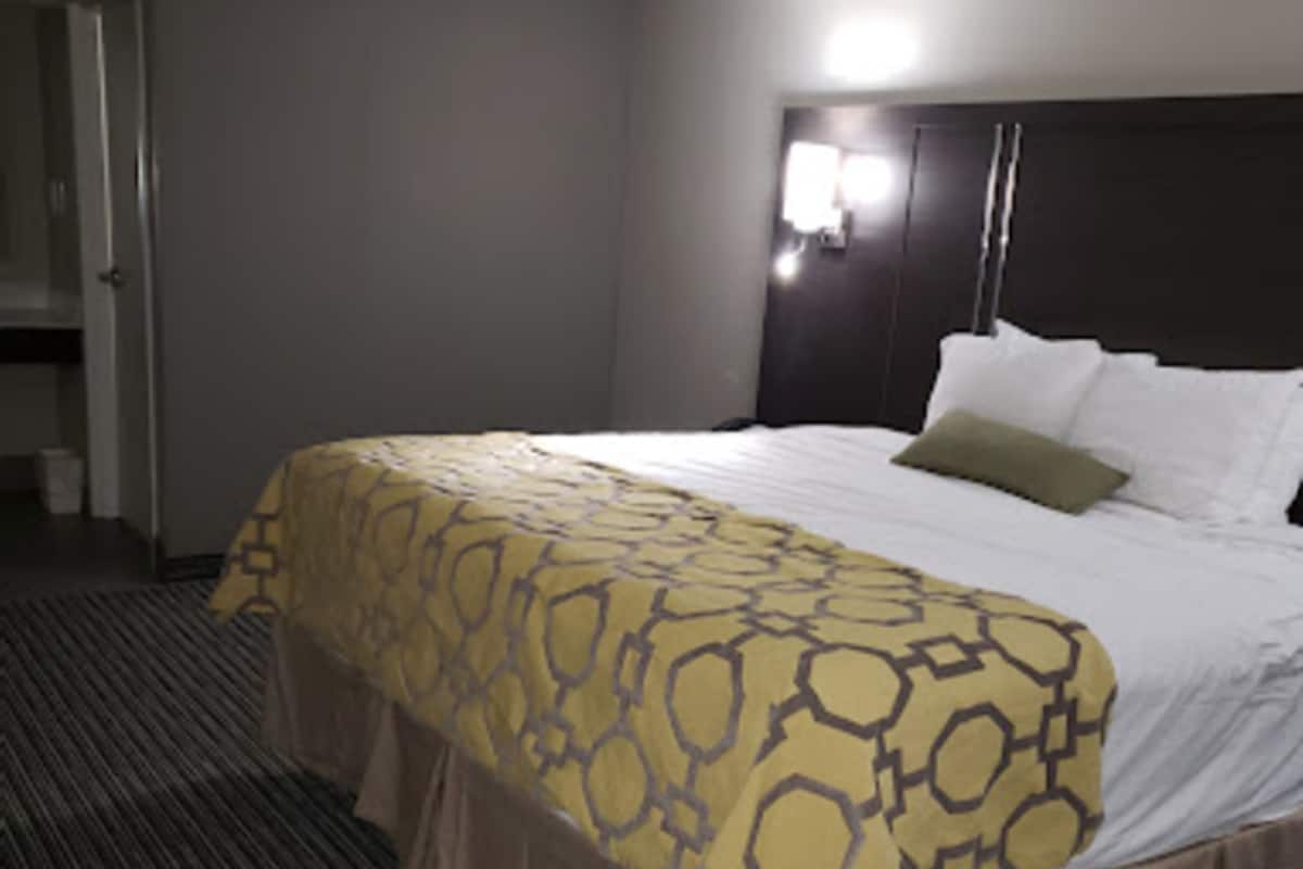 Desk, iron/ironing board, free cots/infant beds, free WiFi