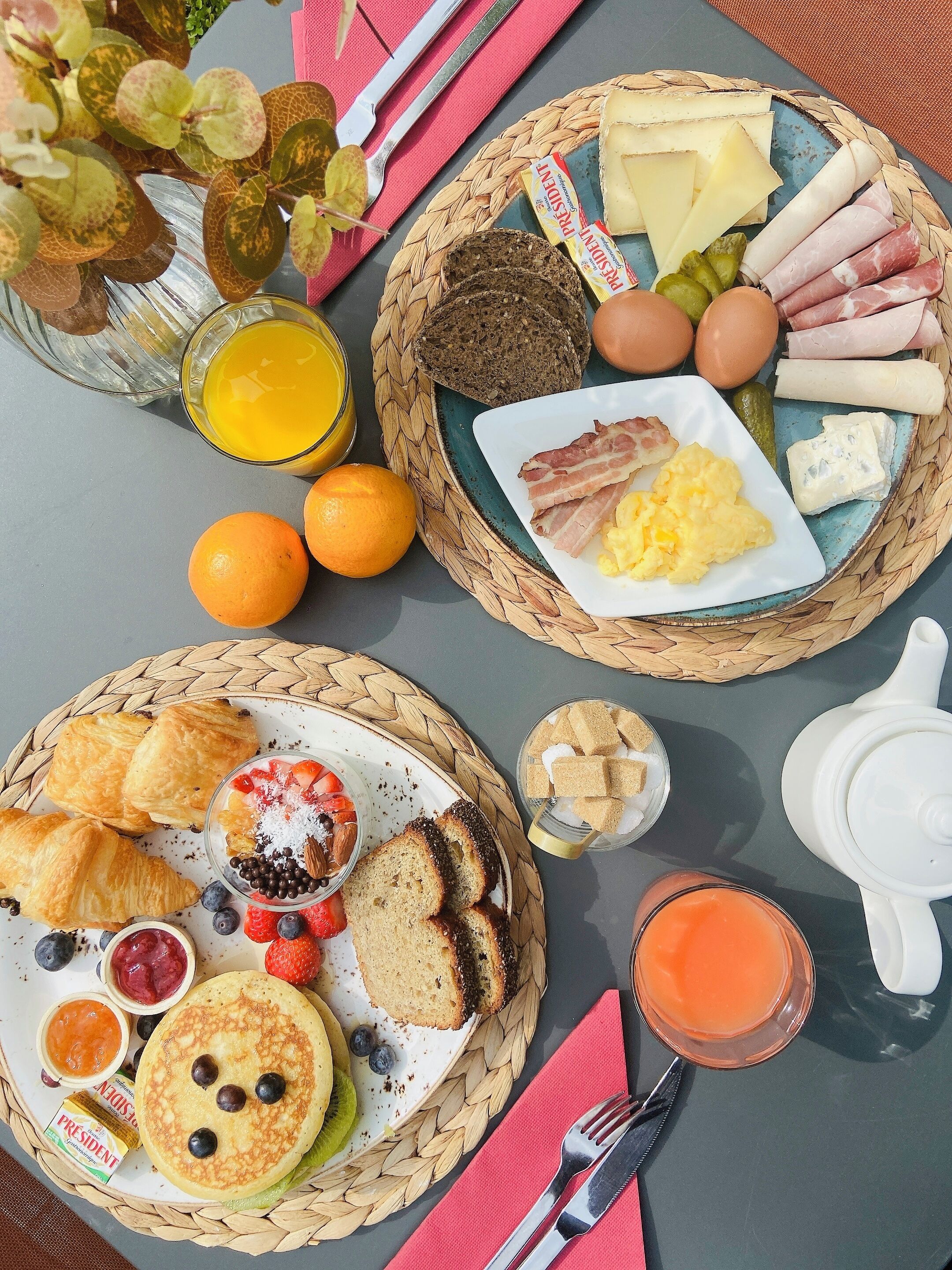 dinner served, french cuisine, al fresco dining