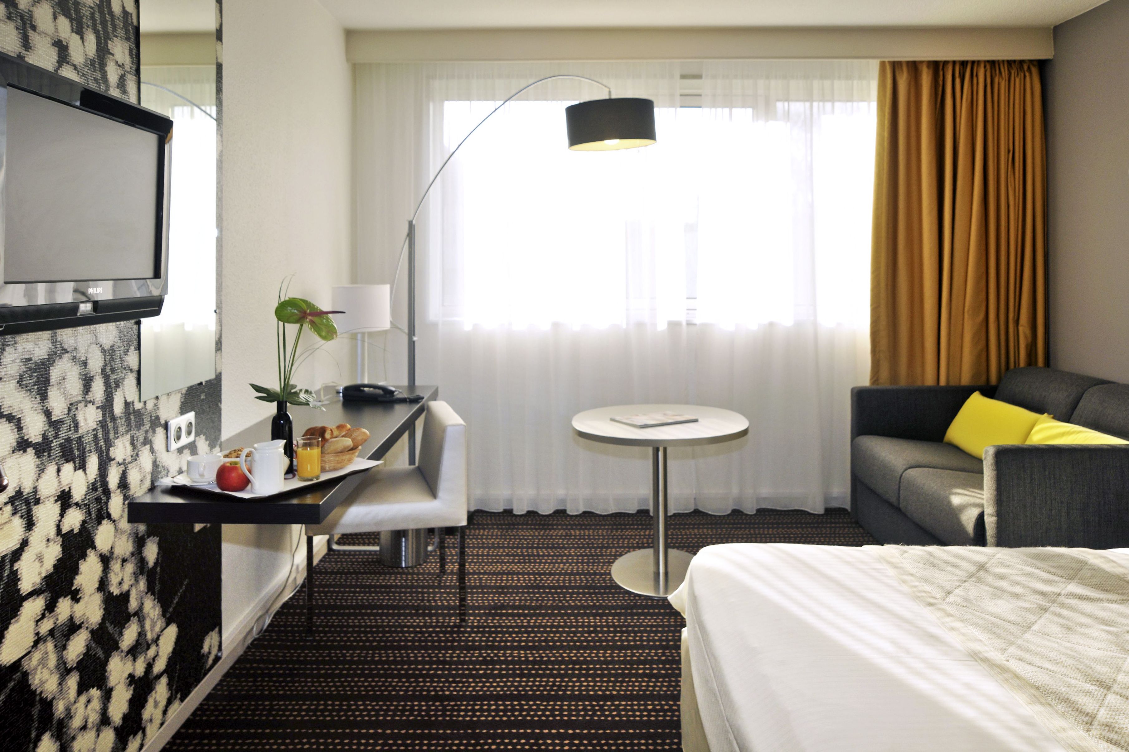 superior room, 1 double bed with sofa bed | premium bedding, in-room safe, desk, laptop workspace