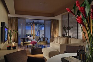 Club Suite, 1 Bedroom, Non Smoking | Living room | 46-inch LCD TV with satellite channels, TV