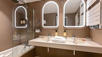 Premium bedding, in-room safe, desk, blackout curtains