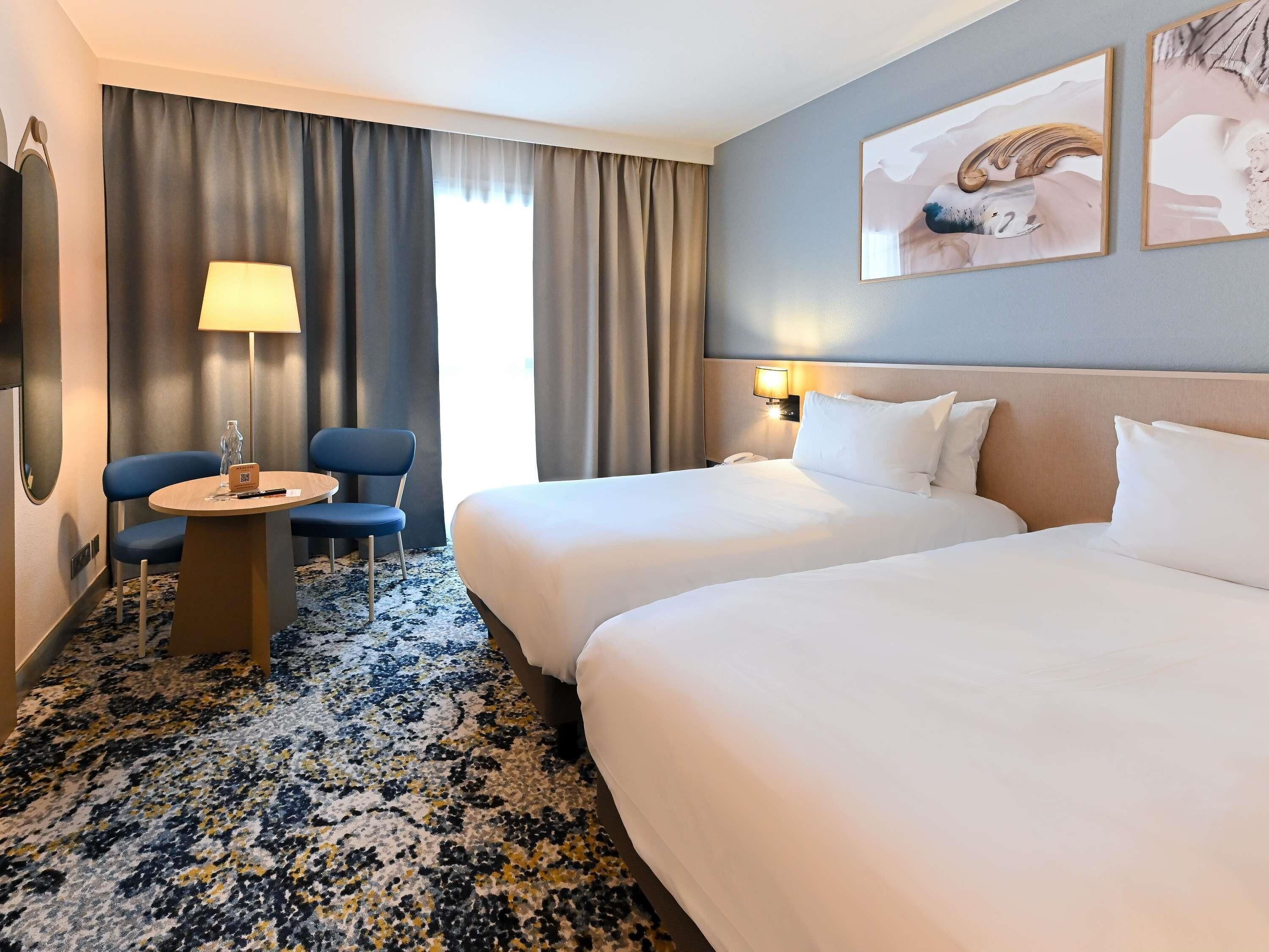 Premium bedding, in-room safe, desk, blackout curtains