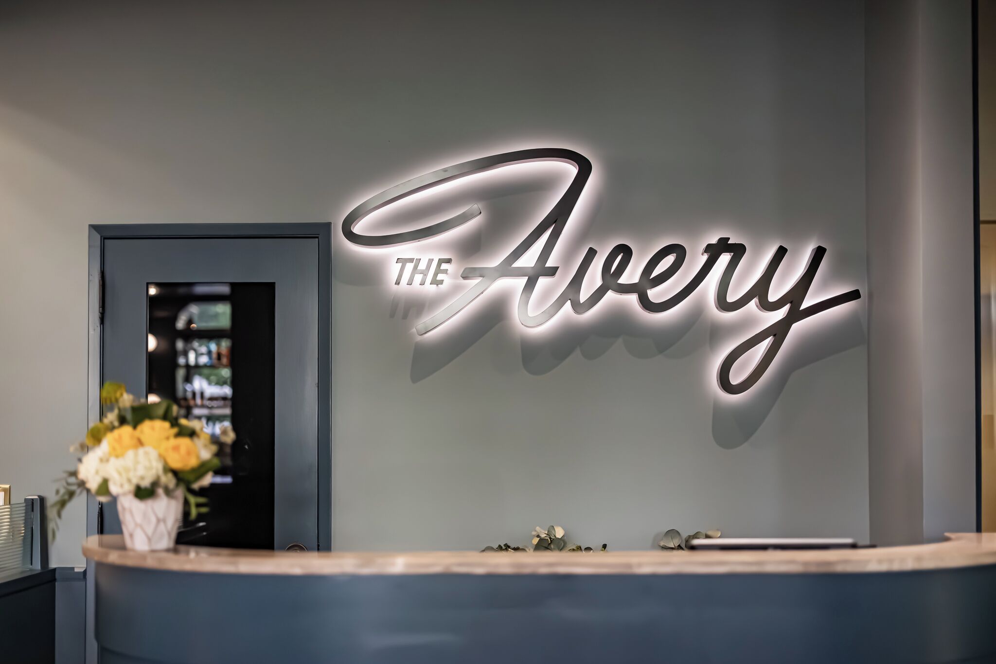 breakfast, lunch and dinner served