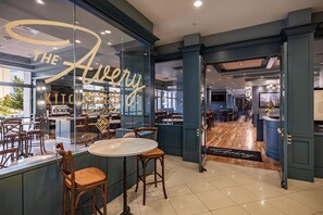 Breakfast, lunch, dinner served; American cuisine, garden views