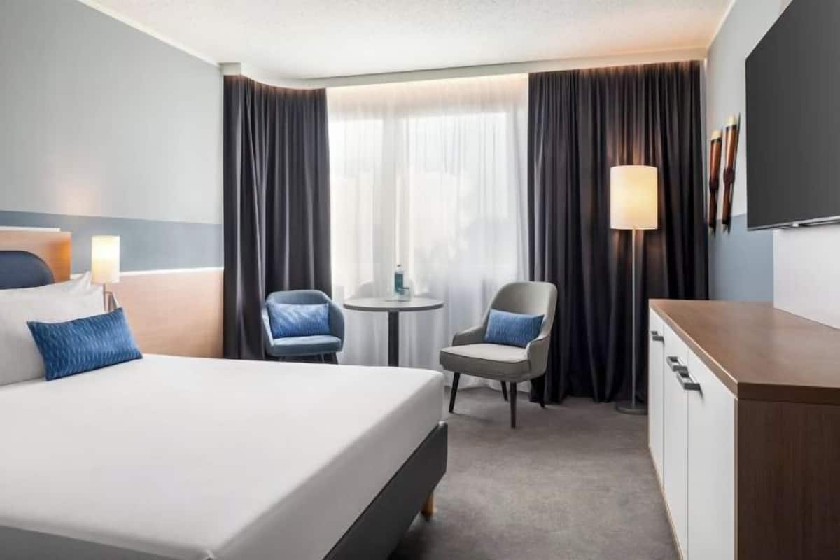 In-room safe, blackout curtains, soundproofing, free WiFi