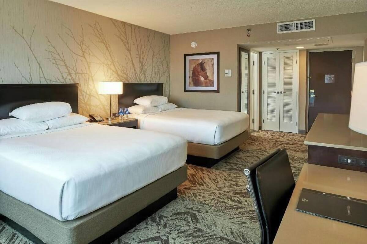 Premium bedding, in-room safe, desk, laptop workspace