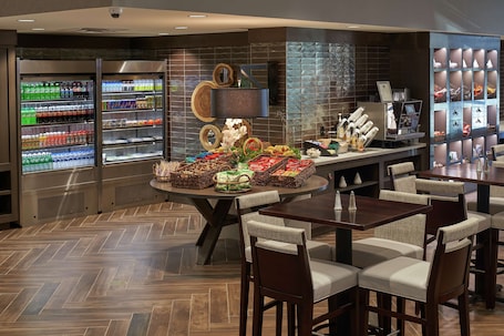 Se sirven desayunos, almuerzos y cenas