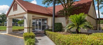 Red Roof Inn & Suites Brunswick I-95