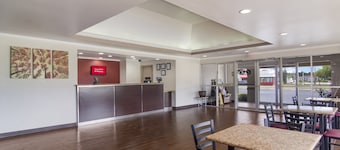 Red Roof Inn & Suites Brunswick I-95