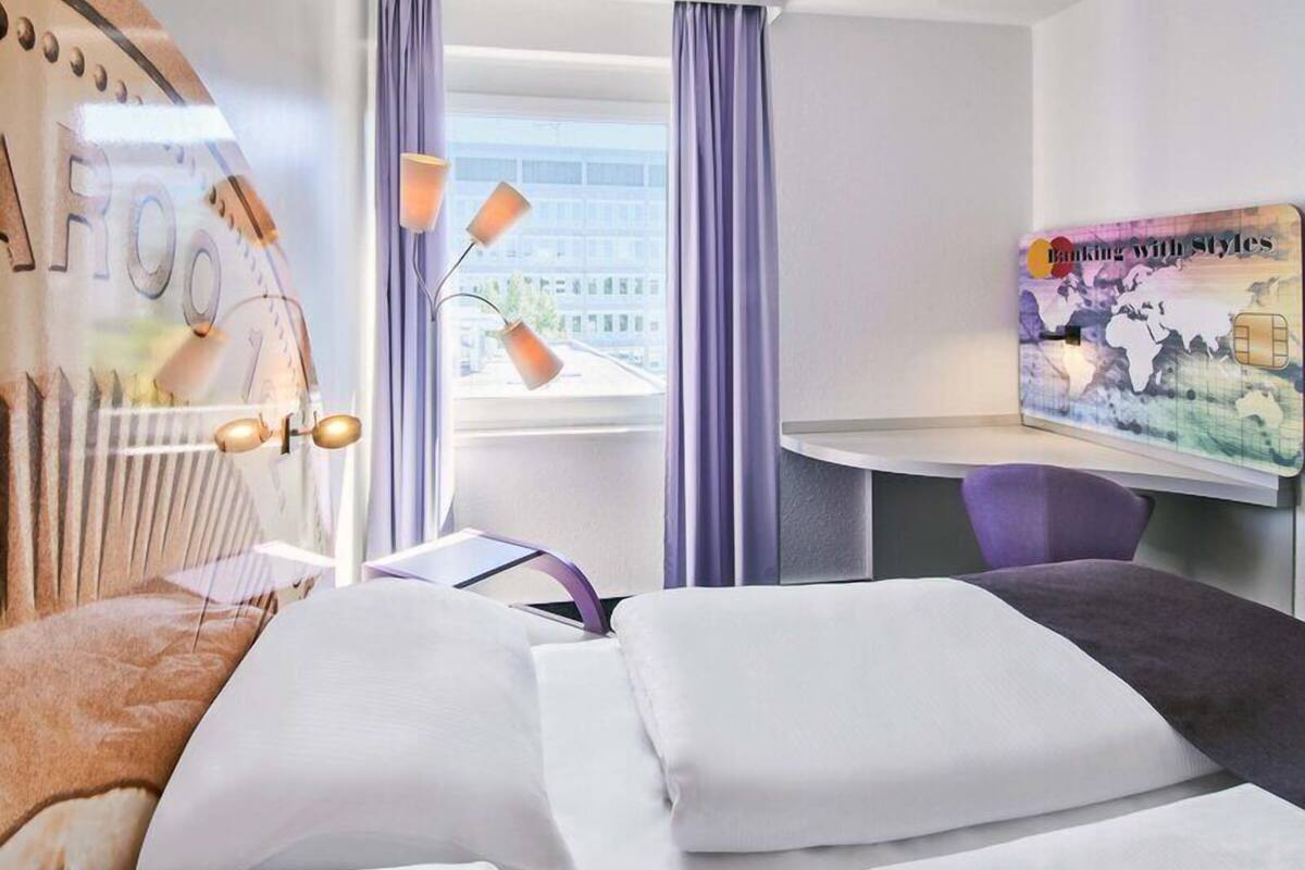 Double Room | Desk, laptop workspace, blackout curtains, soundproofing