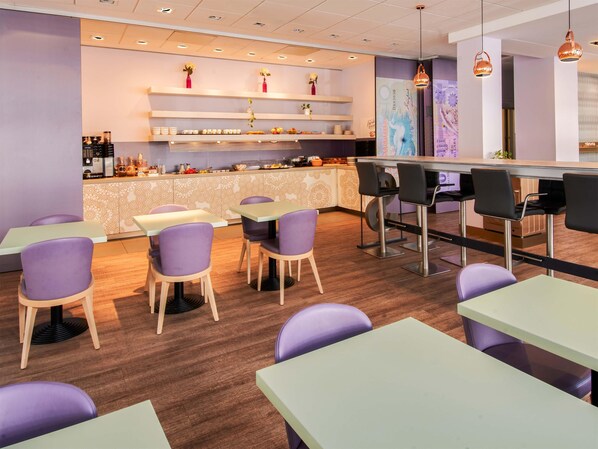 Daily buffet breakfast (EUR 13.9 per person)