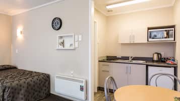 Business Room, 1 Bedroom | Living area | LCD TV
