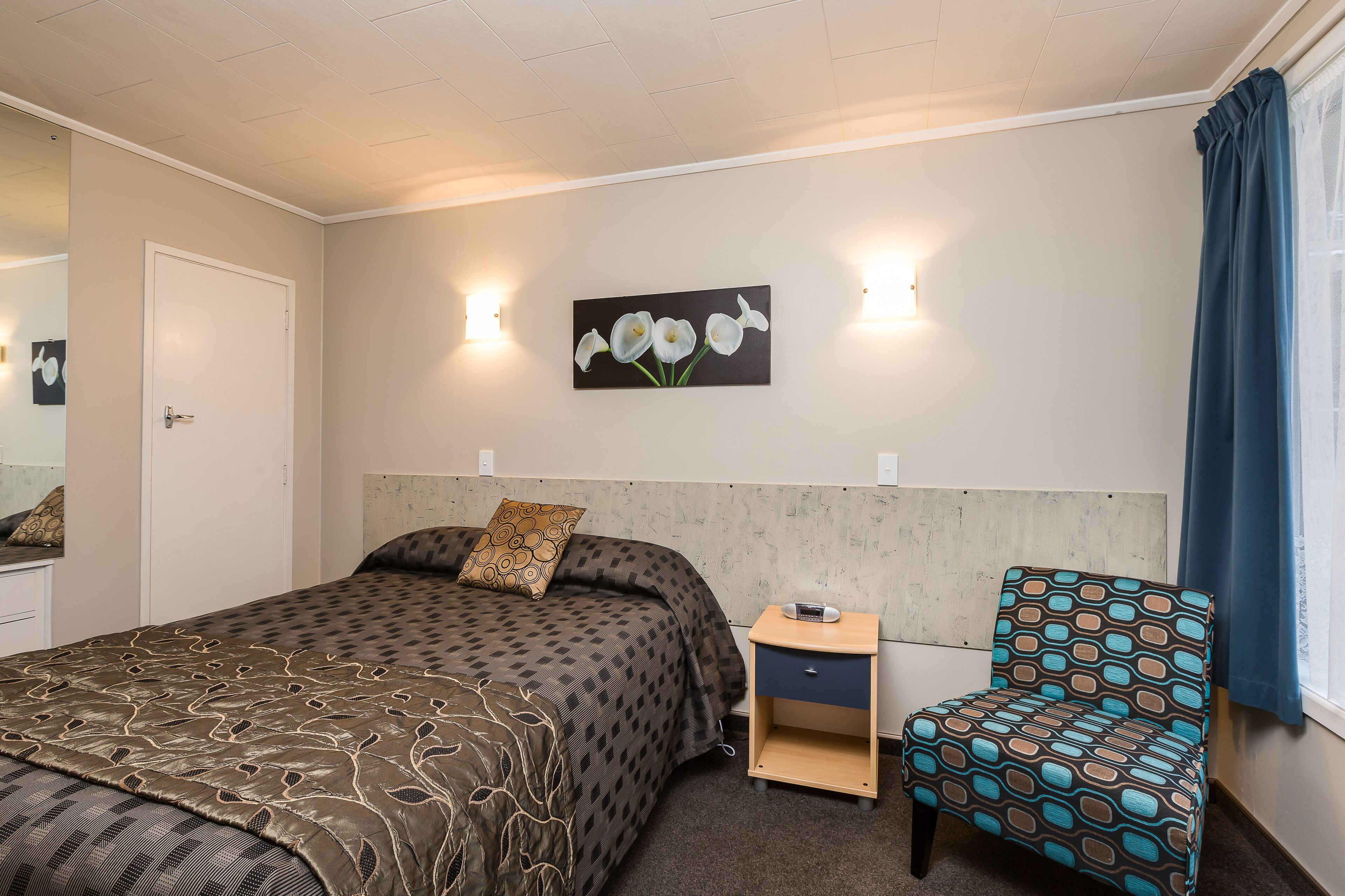 business room, 1 bedroom | minibar, blackout curtains, iron/ironing board, free cots/infant beds