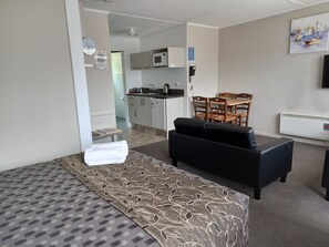 Business Room, 1 Bedroom | Living area | LCD TV