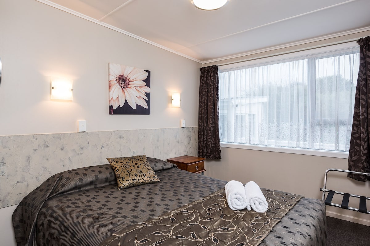 Minibar, blackout drapes, iron/ironing board, free cribs/infant beds