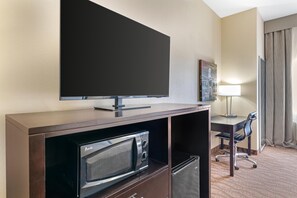 Standard Room, 2 Queen Beds, Accessible, Refrigerator & Microwave | In-room safe, desk, iron/ironing board, free WiFi - Best Western Plus Capital Inn (Jefferson City)