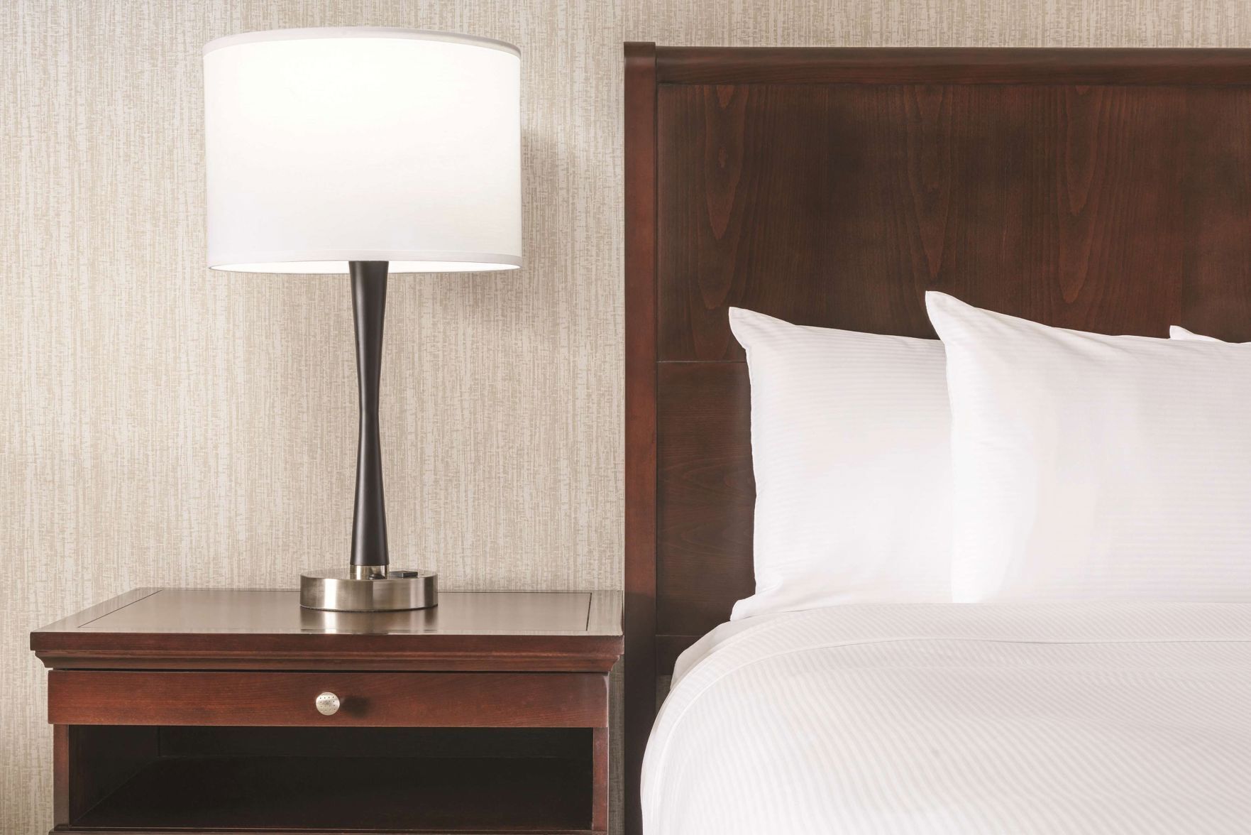 Premium bedding, in-room safe, desk, laptop workspace