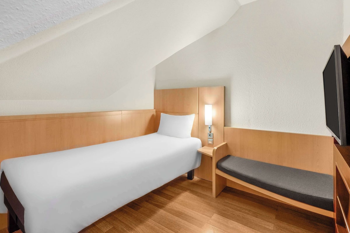 Superior Room, 1 Single Bed | In-room safe, desk, free WiFi, bed sheets