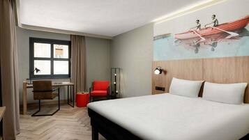 In-room safe, desk, WiFi (free), bed sheets