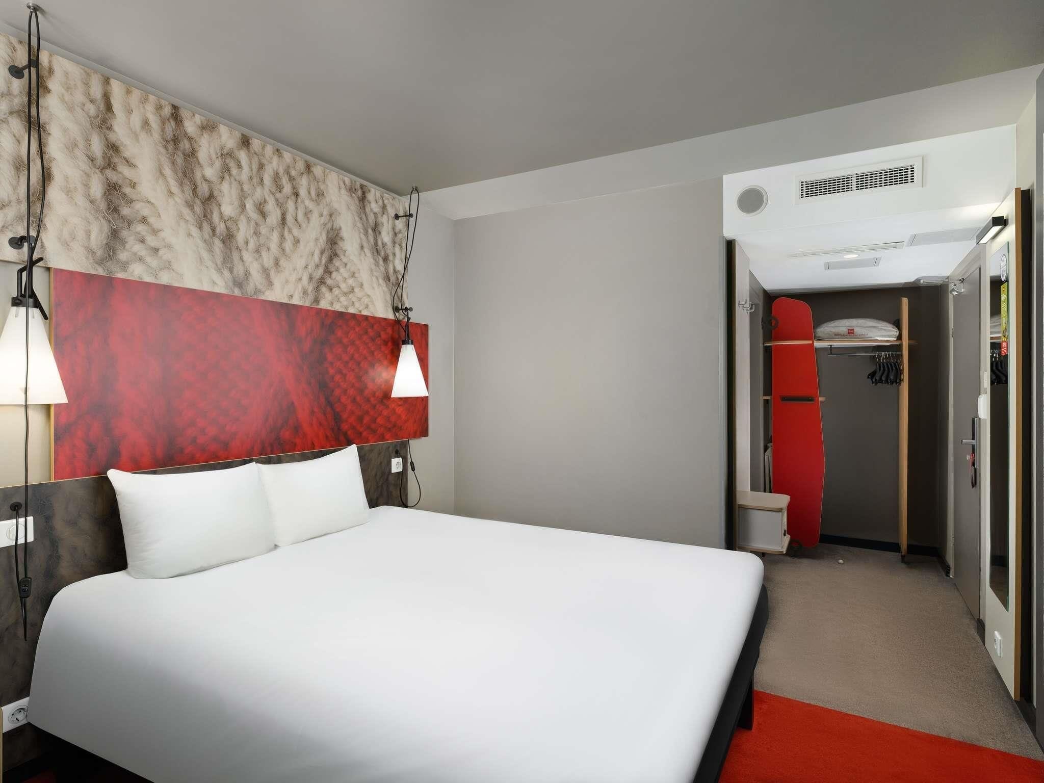 In-room safe, desk, free WiFi, bed sheets