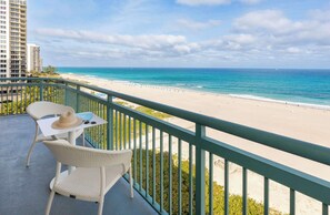 Suite Junior, 1 très grand lit | Vue de la chambre