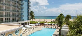 The Singer Oceanfront Resort, Curio Collection by Hilton